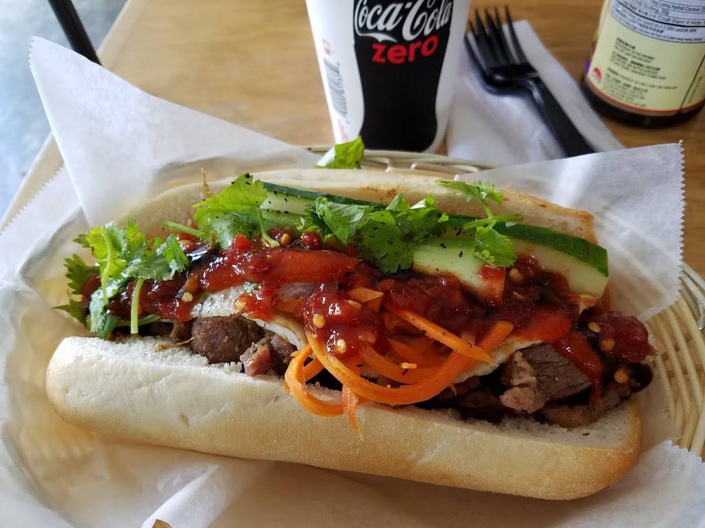 Oui Banh Mi | restaurant | 1601 Richmond Ave, Houston, TX 77006, USA | 8328315172 OR +1 832-831-5172