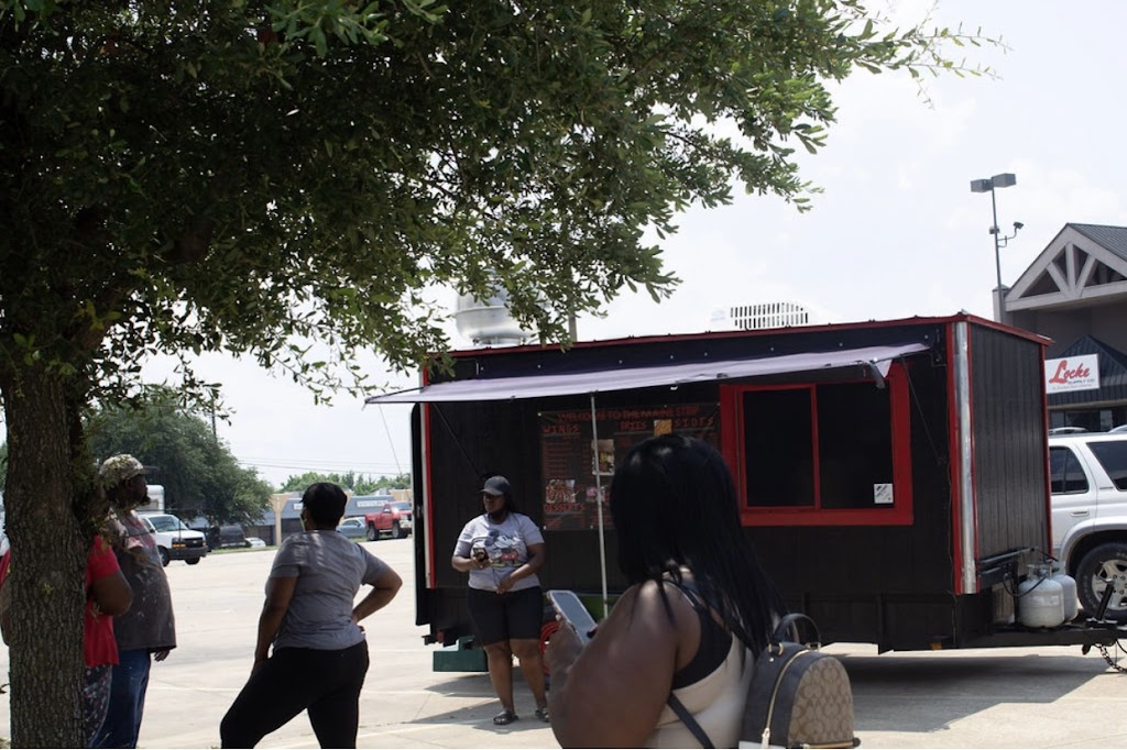 TheMaineStrip | restaurant | 111 Evelyn St, DeSoto, TX 75115, USA | 4697815654 OR +1 469-781-5654