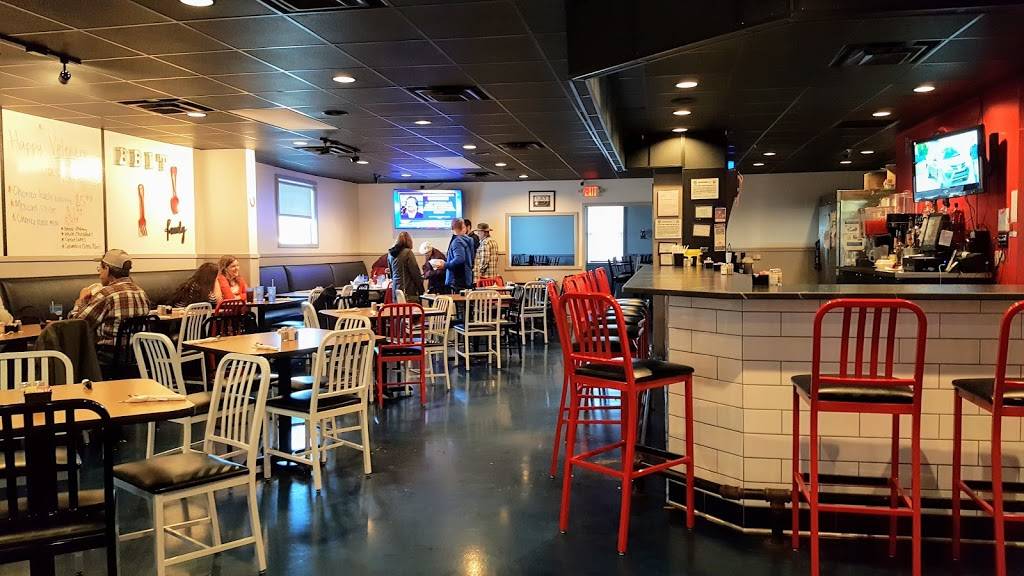 Dark Horse Restaurant | restaurant | 4136 N Main St, Findlay, OH 45840, USA | 4194249201 OR +1 419-424-9201