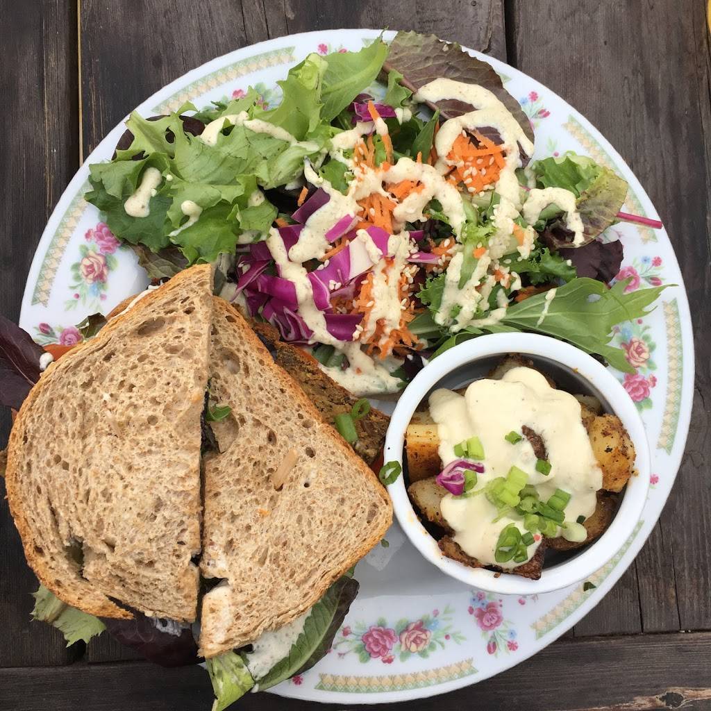 Antidote Bouffe Végane | restaurant | 3459 Rue Ontario E, Montréal, QC H1W 1R4, Canada | 5143036300 OR +1 514-303-6300