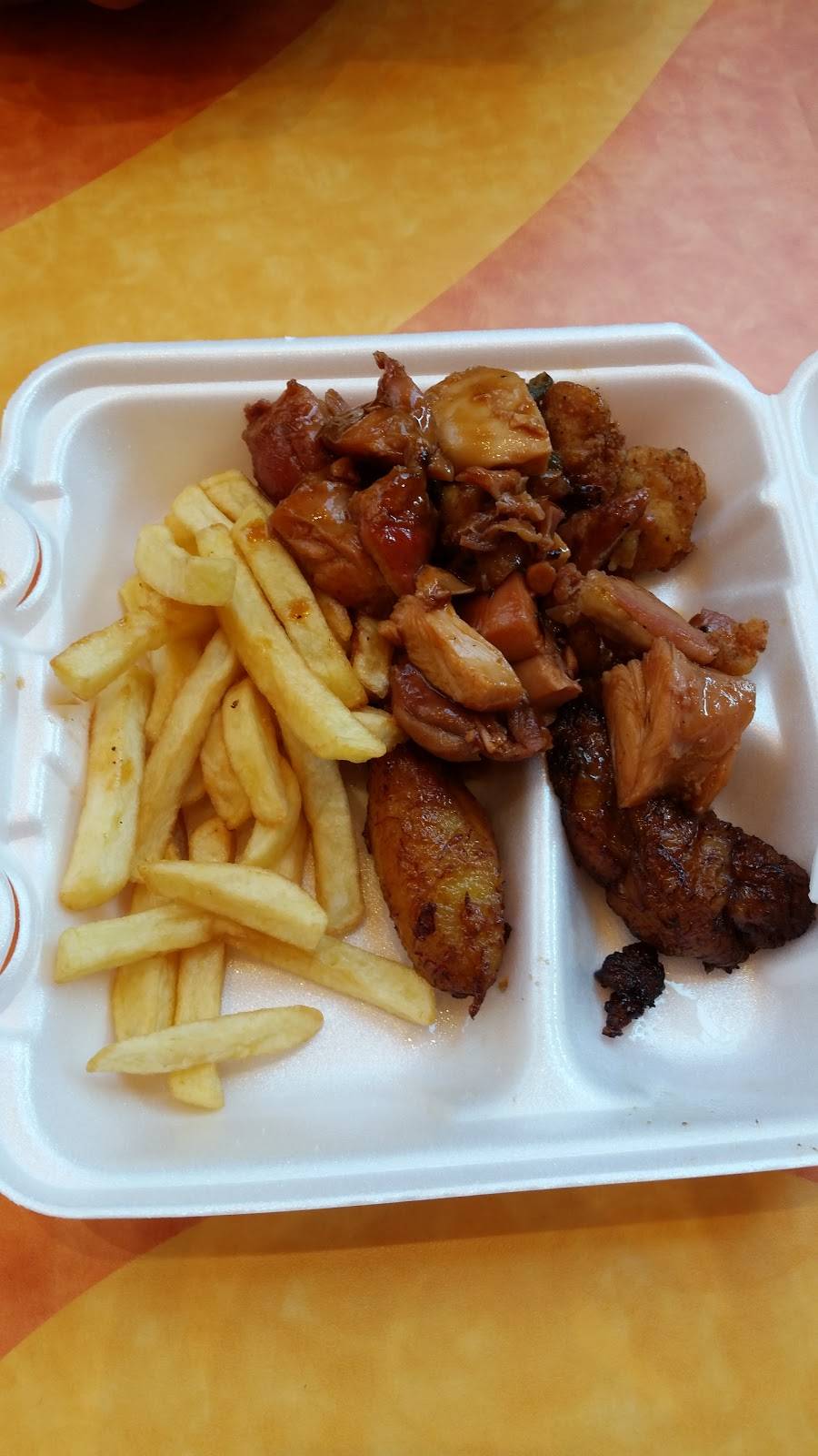 Chicken Connection | restaurant | 11401 NW 12th St, Miami, FL 33172, USA | 3057189488 OR +1 305-718-9488