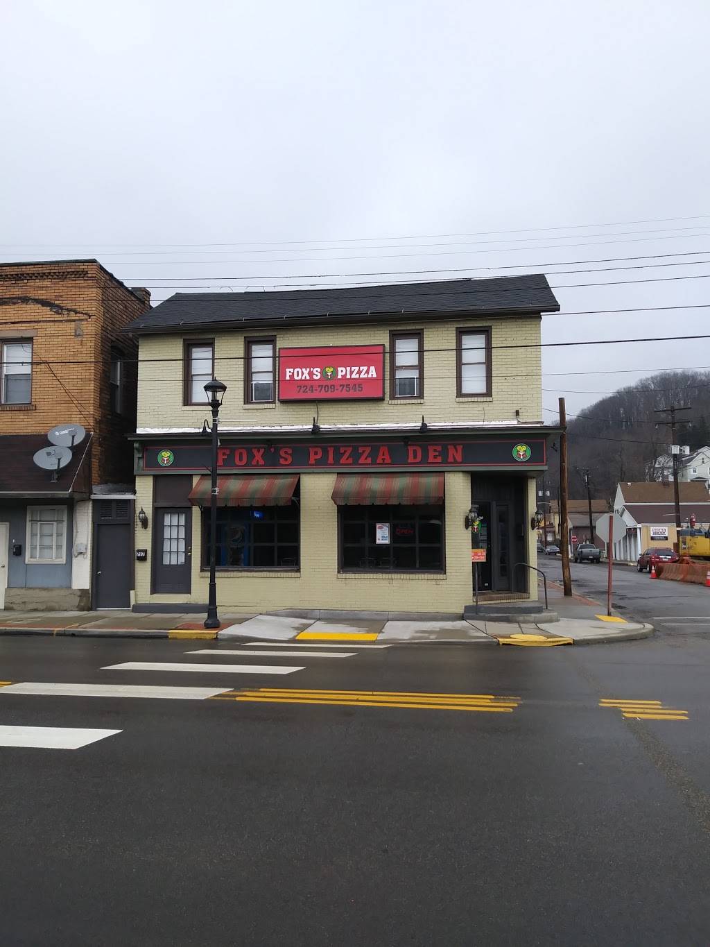 Foxs Pizza Den | restaurant | 799 3rd Ave, Freedom, PA 15042, USA | 7247097545 OR +1 724-709-7545