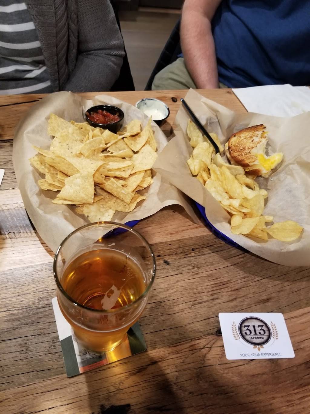 313 Taproom | restaurant | 313 Ridge Rd, Munster, IN 46321, USA | 2195139004 OR +1 219-513-9004