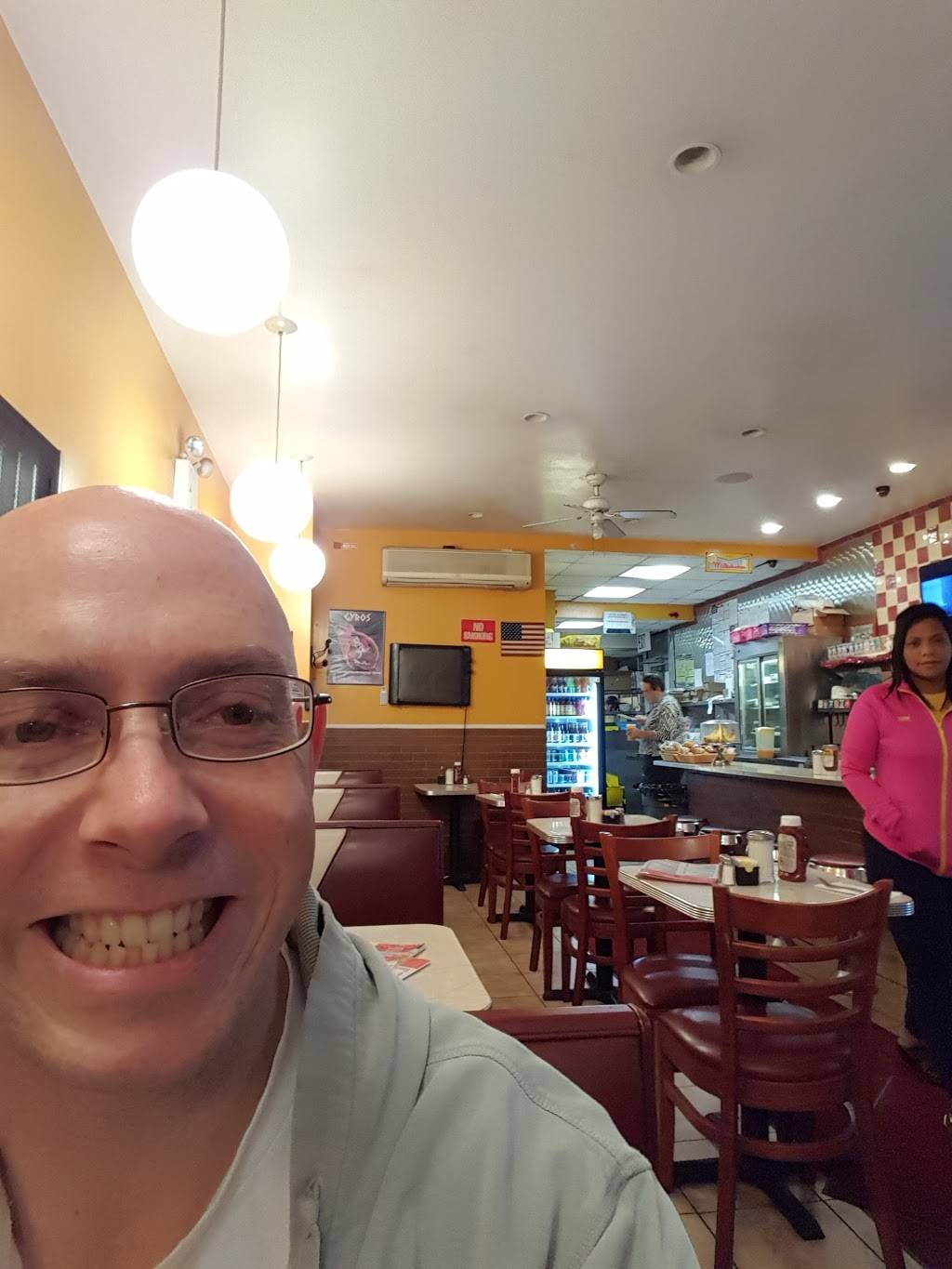 Fort Hamilton Diner | restaurant | 9502 4th Ave, Brooklyn, NY 11209, USA | 7182385151 OR +1 718-238-5151