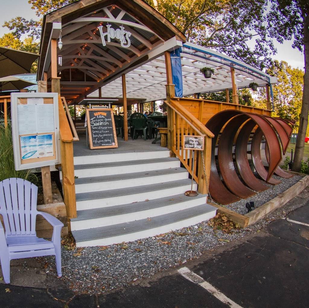 Hooks Chill & Grille | restaurant | 696 Main St, Ogunquit, ME 03907, USA | 2072164813 OR +1 207-216-4813