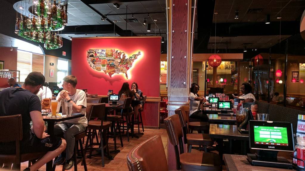Red Robin Gourmet Burgers and Brews | restaurant | 365 The Bridge St Suite 113, Huntsville, AL 35805, USA | 2563278530 OR +1 256-327-8530