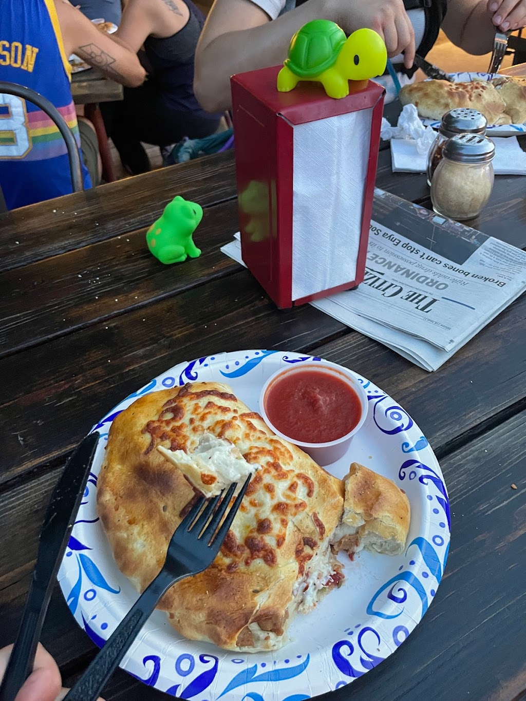 Hogback Pizza | restaurant | 457 W Main St, New Castle, CO 81647, USA | 9709843435 OR +1 970-984-3435