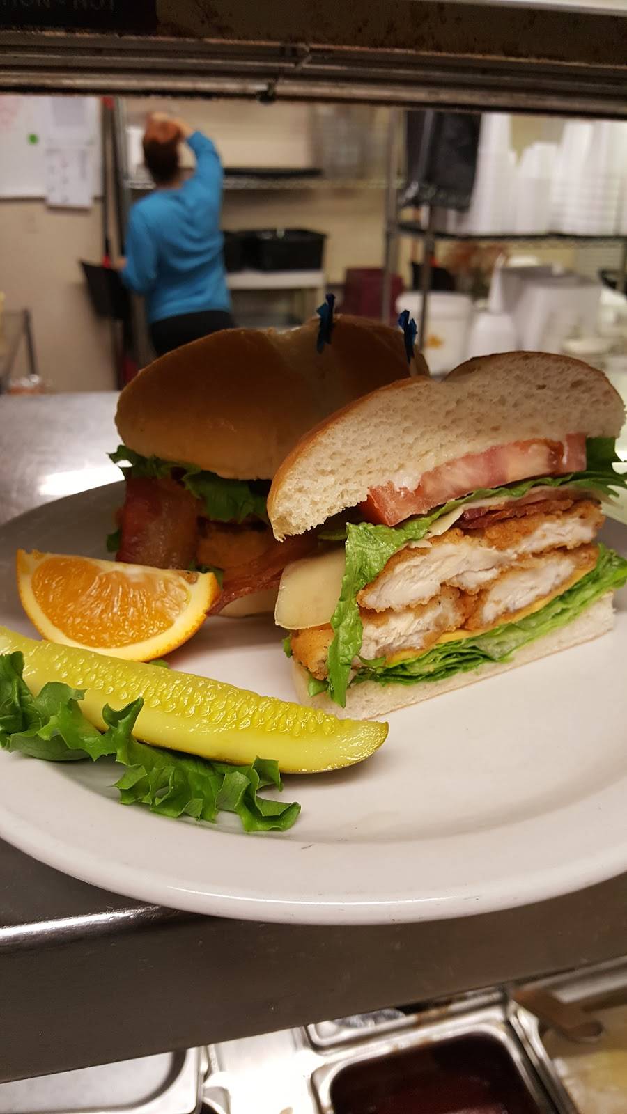 Mentor Family Restaurant | restaurant | 6888 Center St, Mentor, OH 44060, USA | 4402558810 OR +1 440-255-8810