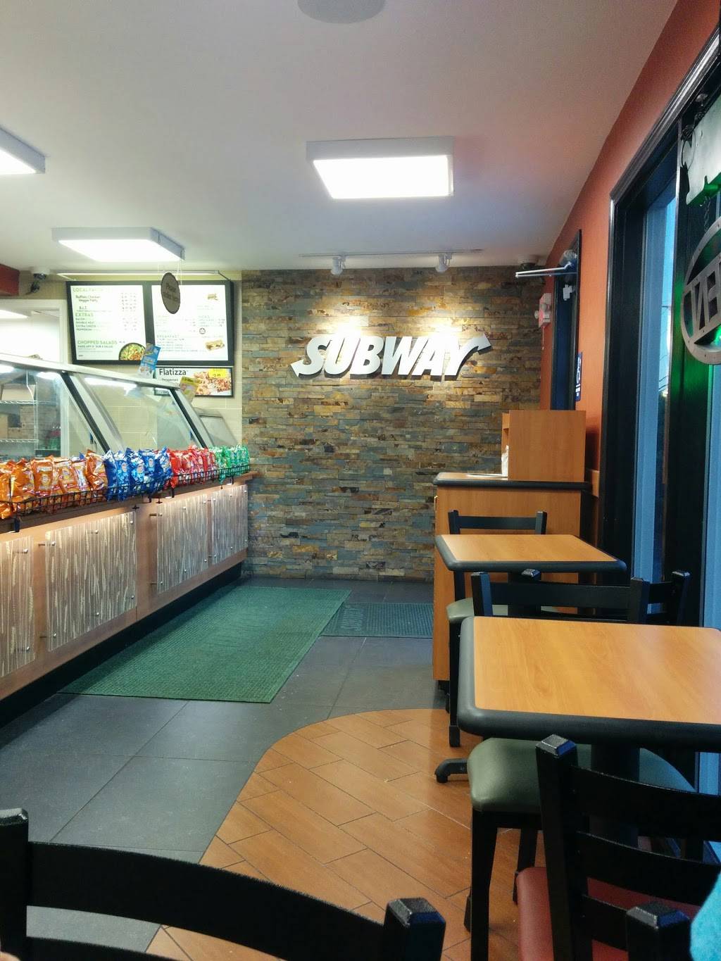 Subway | restaurant | 23 Chesterfield Rd, East Lyme, CT 06333, USA | 8604518070 OR +1 860-451-8070