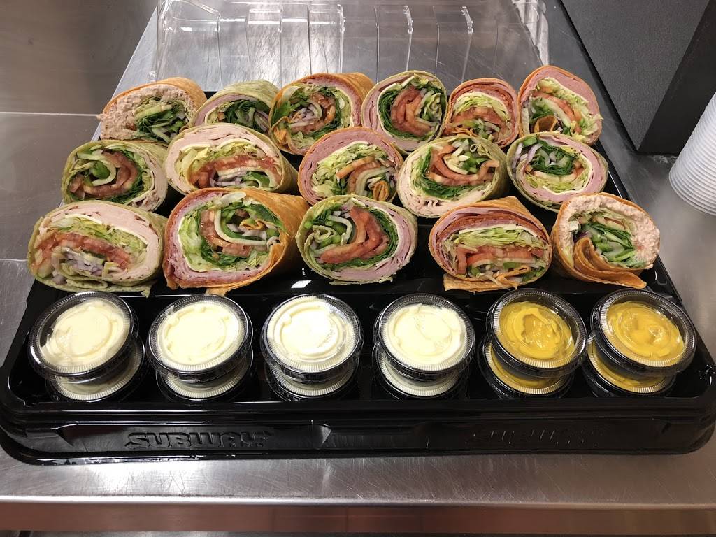 Subway | restaurant | 180 N King St, Northampton, MA 01060, USA | 4135862800 OR +1 413-586-2800