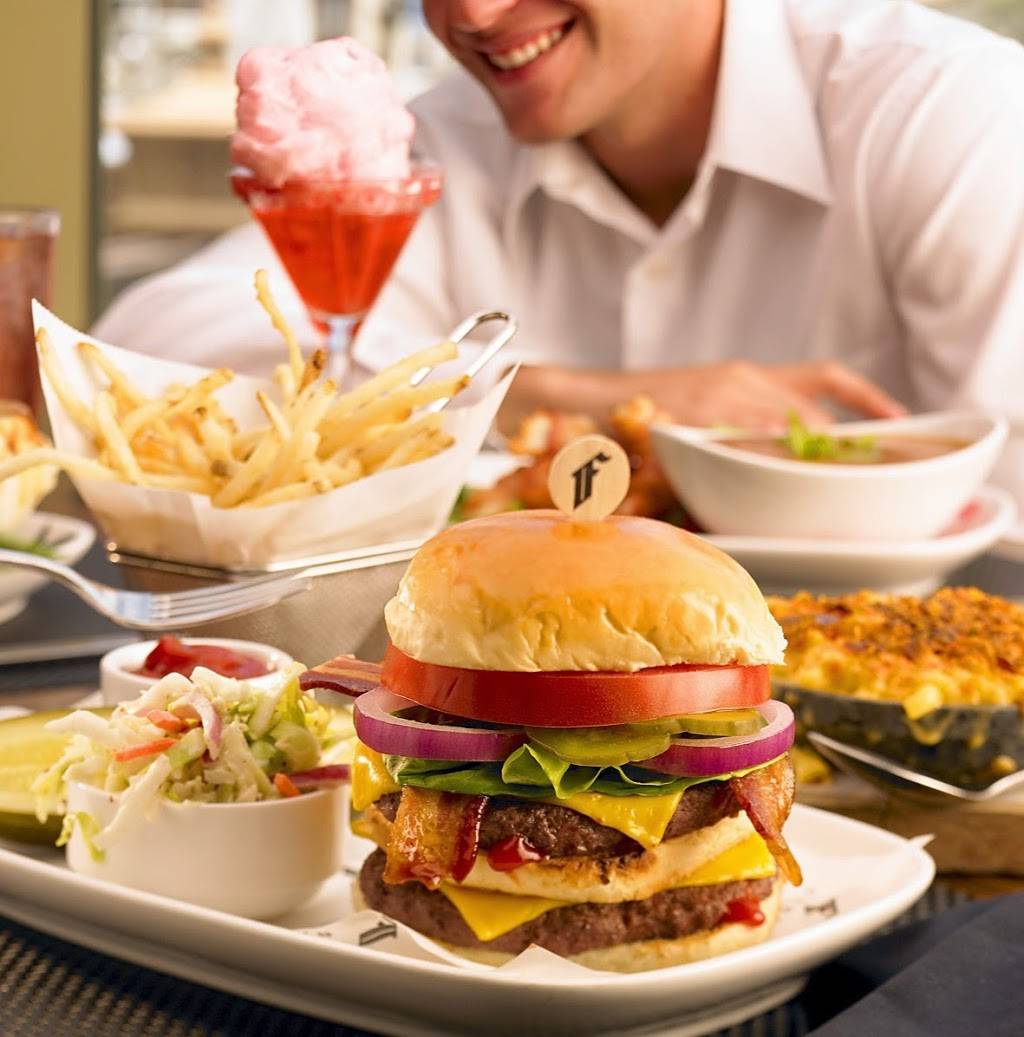 Fairways On The Key Bar & Grill | restaurant | 6700 Crandon Blvd, Key Biscayne, FL 33149, USA | 3053618219 OR +1 305-361-8219