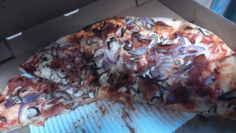 Pizzaville | meal delivery | 9737 Yonge St, Richmond Hill, ON L4C 8S7, Canada | 4167363636 OR +1 416-736-3636