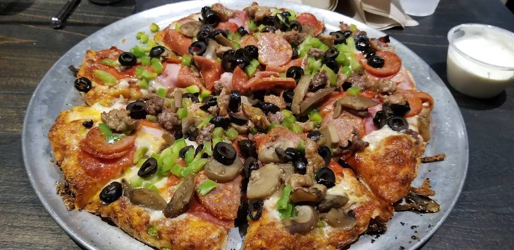 Me-n-Eds Pizza | restaurant | 3300 Buena Vista Rd c3, Bakersfield, CA 93311, USA | 6616647253 OR +1 661-664-7253