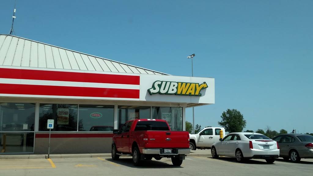 Subway | restaurant | 329 West, IL-104, Divernon, IL 62530, USA | 2176283322 OR +1 217-628-3322