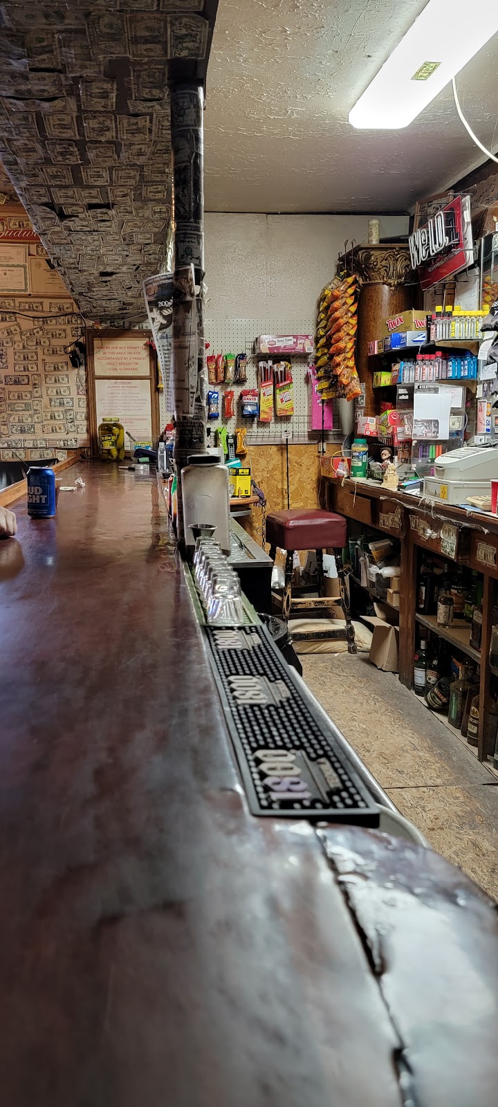 Maestas Lounge | restaurant | 4123 US-84, La Loma, NM 87724, USA | 5754275511 OR +1 575-427-5511