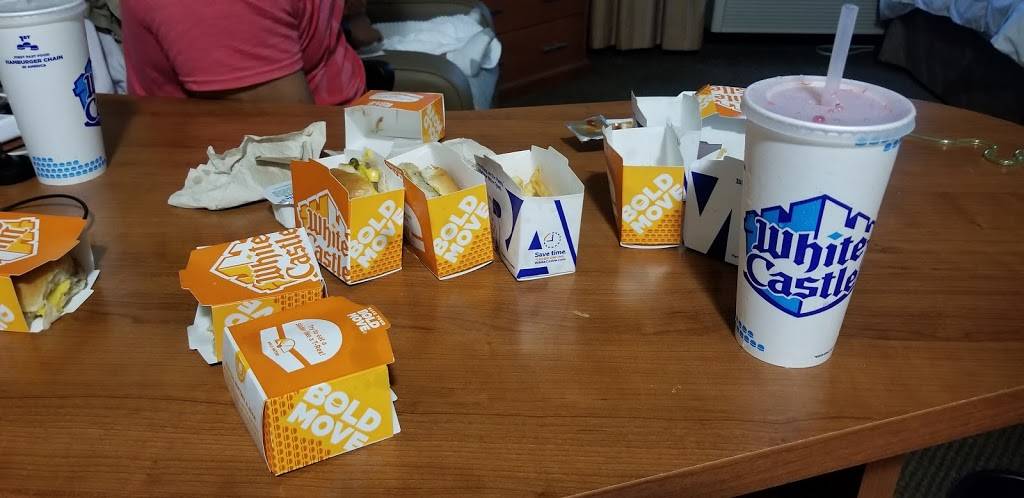 White Castle | restaurant | 1 E 81st Ave, Merrillville, IN 46410, USA | 2197698051 OR +1 219-769-8051
