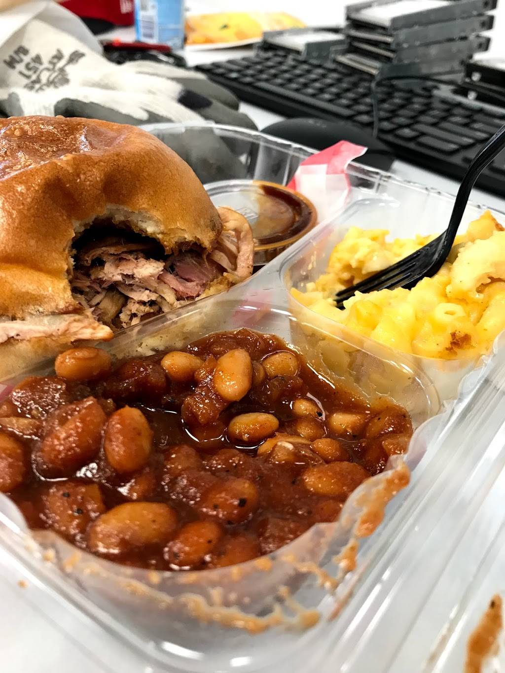 BBQ BUS SMOKEHOUSE & CATERING | restaurant | 5830 Georgia Ave NW, Washington, DC 20011, USA | 2022888700 OR +1 202-288-8700