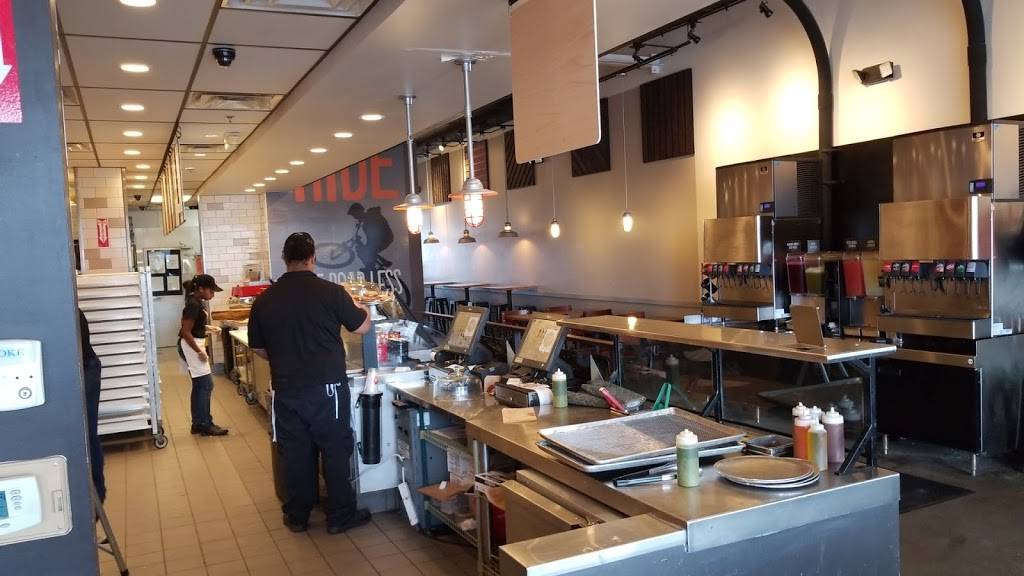 Blaze Pizza | meal takeaway | 26401 Novi Rd, Novi, MI 48375, USA | 2482780953 OR +1 248-278-0953