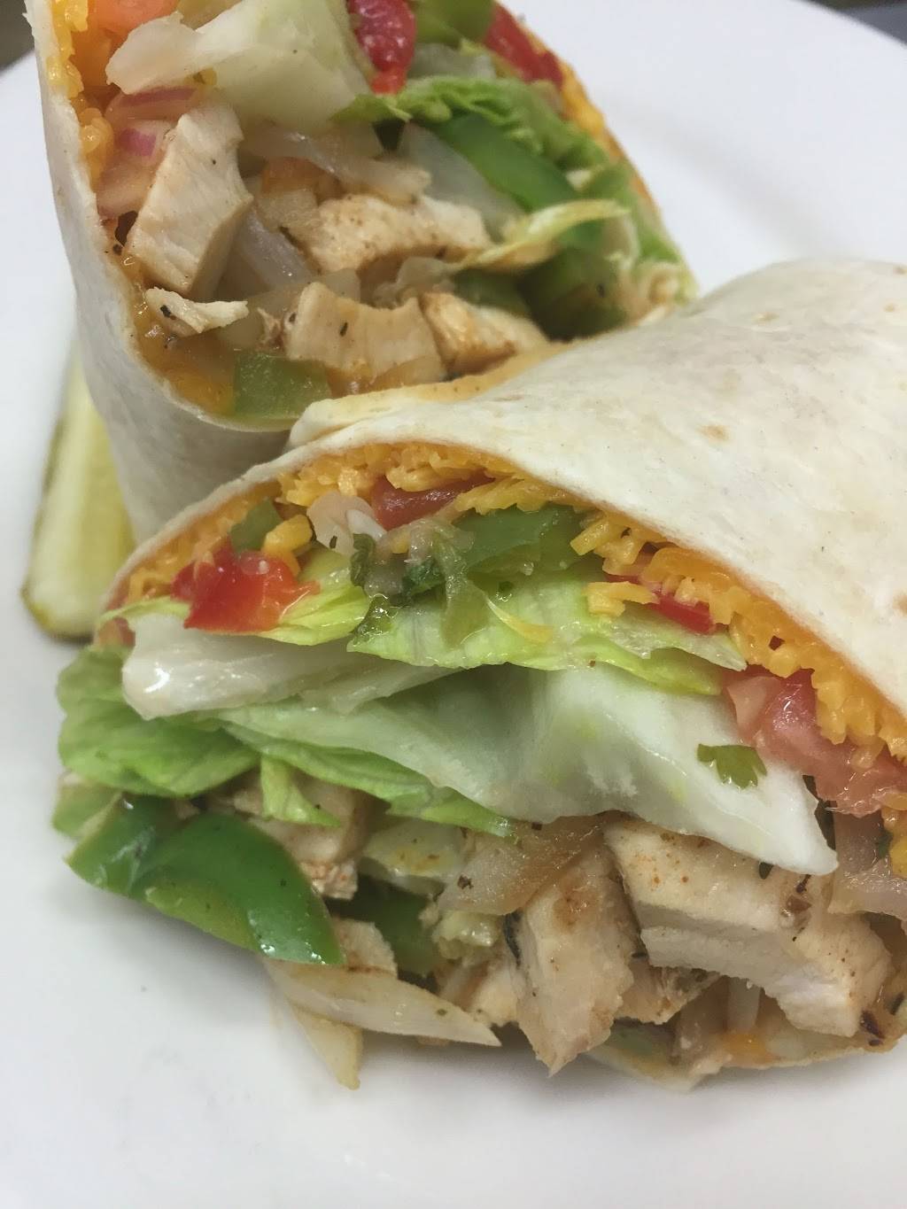 CJs Sports Grill | restaurant | 201 N Mable St, Pinconning, MI 48650, USA | 9892002255 OR +1 989-200-2255