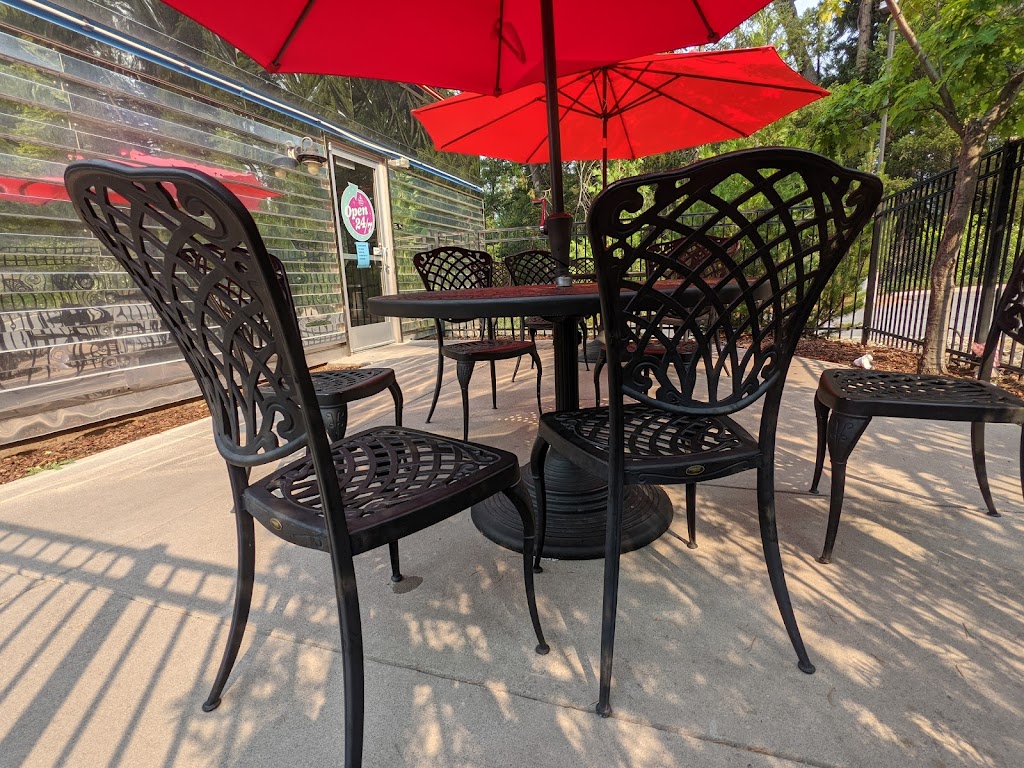 Pennys Diner | restaurant | 4000 Siskiyou Ave, Dunsmuir, CA 96025, USA | 5302354100 OR +1 530-235-4100