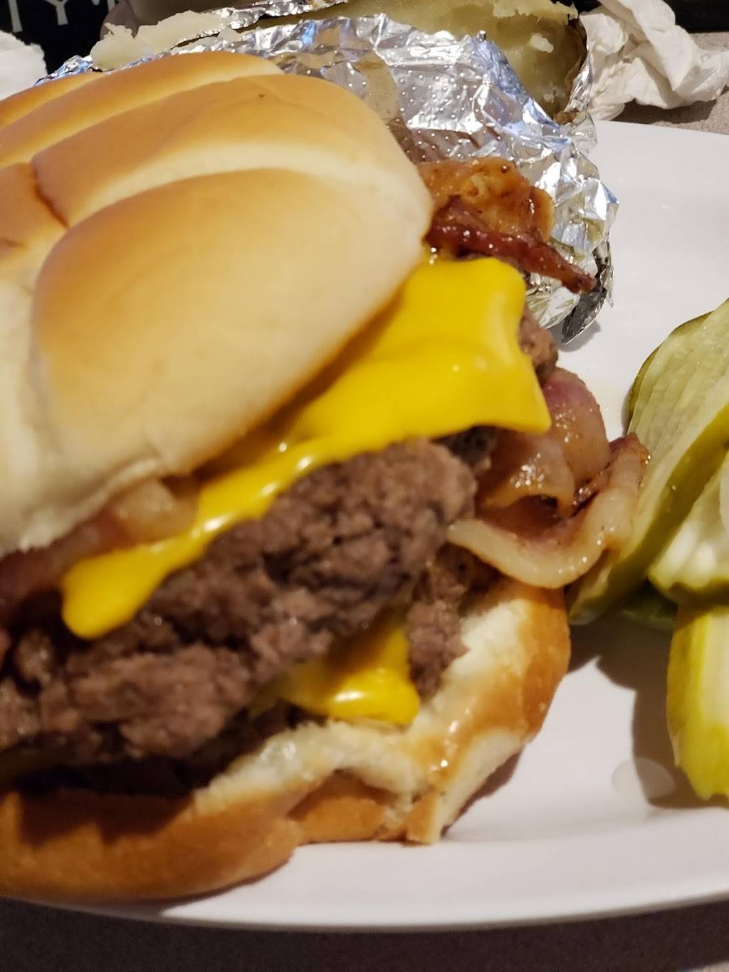 Sandy’s Place Restaurant | restaurant | Cape Girardeau Regional Airport, 860 Limbaugh Dr #63780, Scott City, MO 63780, USA | 5733340800 OR +1 573-334-0800