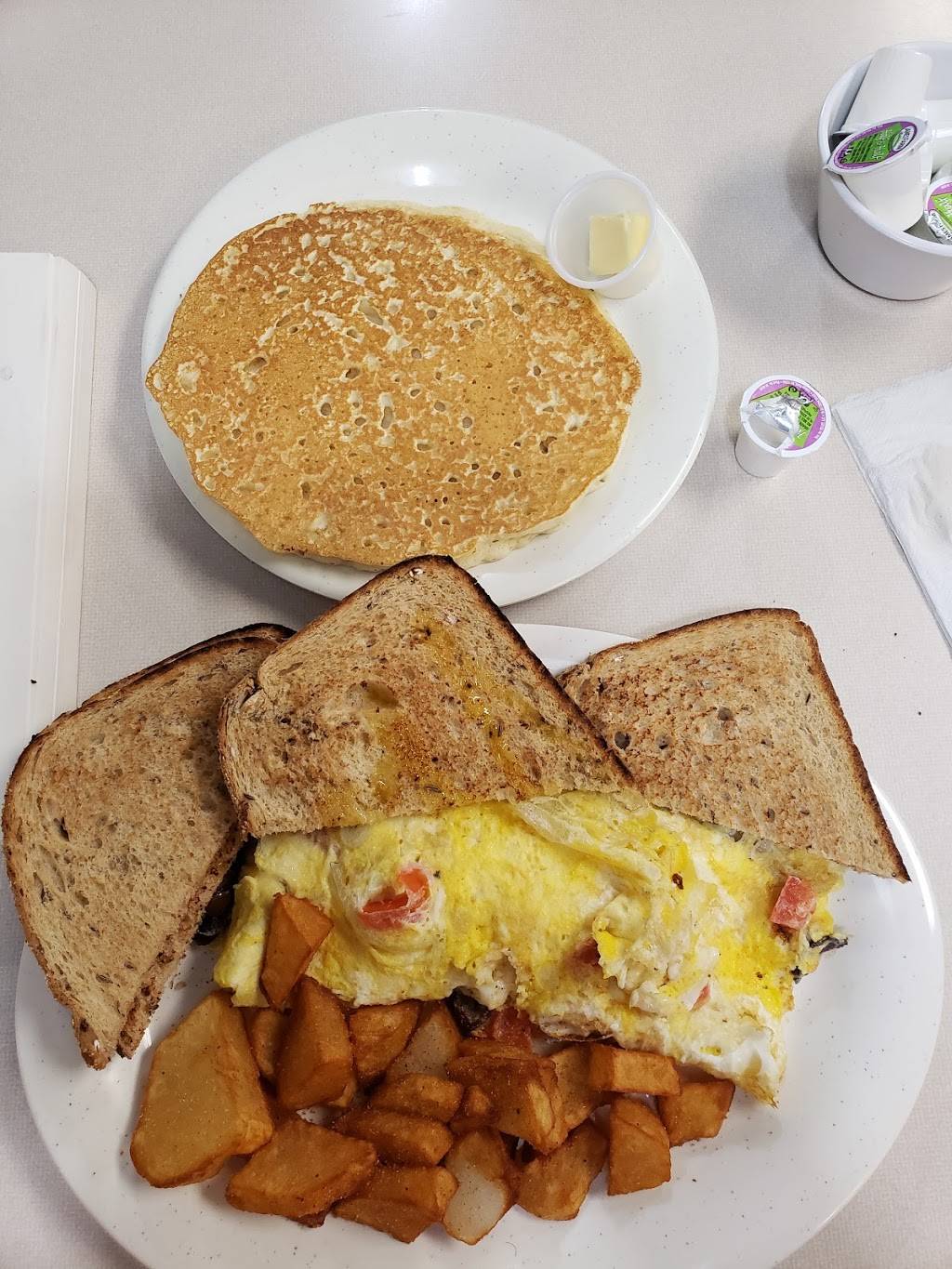 Jesses Place | restaurant | 2314 Ingleside Rd, Norfolk, VA 23513, USA | 7579611085 OR +1 757-961-1085