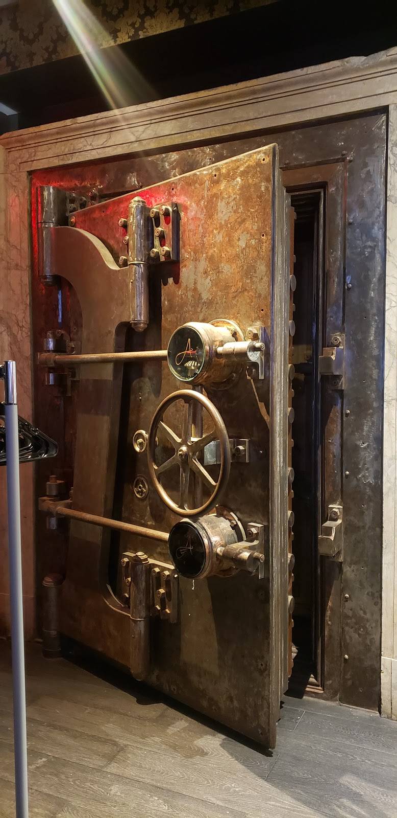 The Ainsworth - Newark | restaurant | 810 Broad St, Newark, NJ 07102, USA | 9732421300 OR +1 973-242-1300