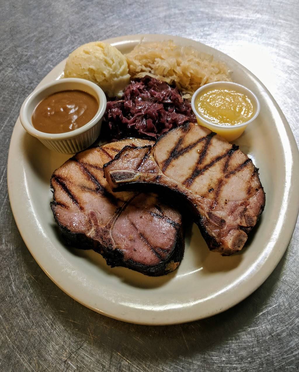 Peoria Hofbrau | restaurant | 2210 NE Jefferson St, Peoria, IL 61603, USA | 3096869739 OR +1 309-686-9739