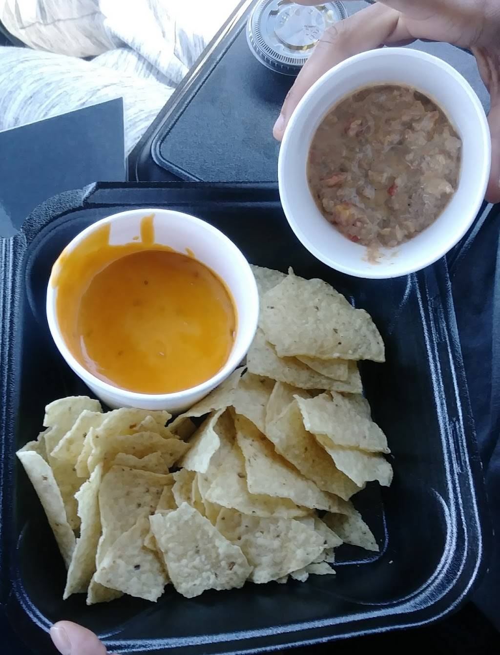 Finger Foodz | restaurant | 7641 Troost Ave, Kansas City, MO 64131, USA | 8165413162 OR +1 816-541-3162