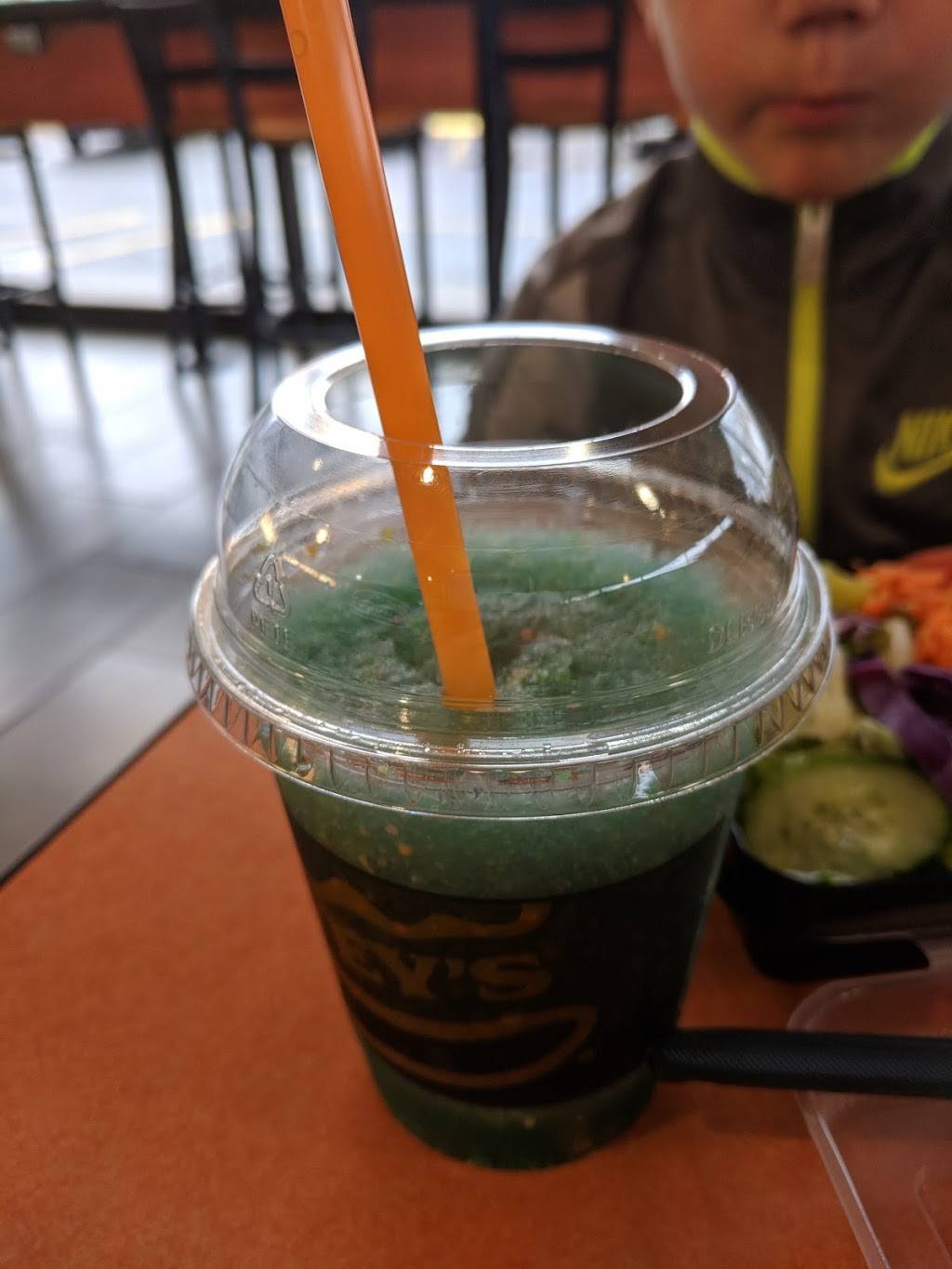 Harveys | restaurant | 2986 Boulevard Saint-Charles, Kirkland, QC H9H 3B7, Canada | 5146978729 OR +1 514-697-8729