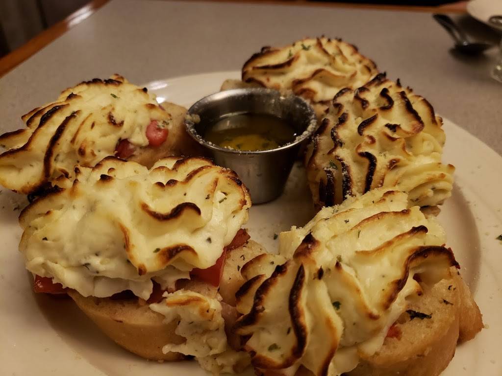 Christophers | restaurant | 2816 Beaver Ave, Des Moines, IA 50310, USA | 5152743694 OR +1 515-274-3694