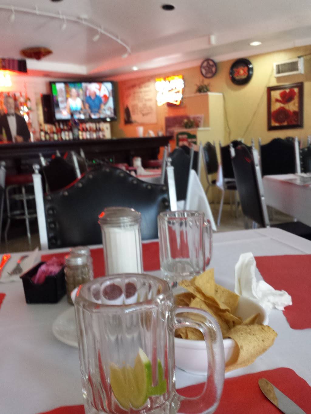 El Bosque Mexican Restaurant & Patio | restaurant | 2101 W Davis St #105, Conroe, TX 77304, USA | 9365393823 OR +1 936-539-3823