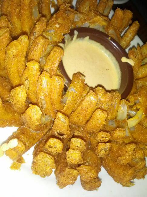 Outback Steakhouse | restaurant | 1761 N Victory Pl, Burbank, CA 91502, USA | 8185672717 OR +1 818-567-2717