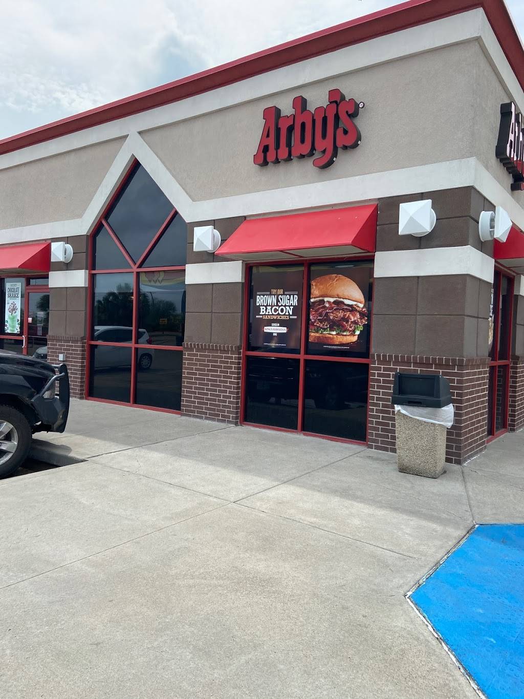 Arbys | meal takeaway | 1451 N Hwy 77, Kingsville, TX 78363, USA | 3615923089 OR +1 361-592-3089