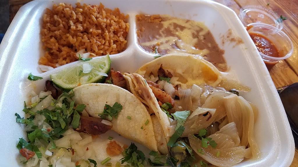 El Patron Tacos y Tortas al 100 | restaurant | 4291 N Cockrell Hill Rd, Dallas, TX 75212, USA | 2149517373 OR +1 214-951-7373