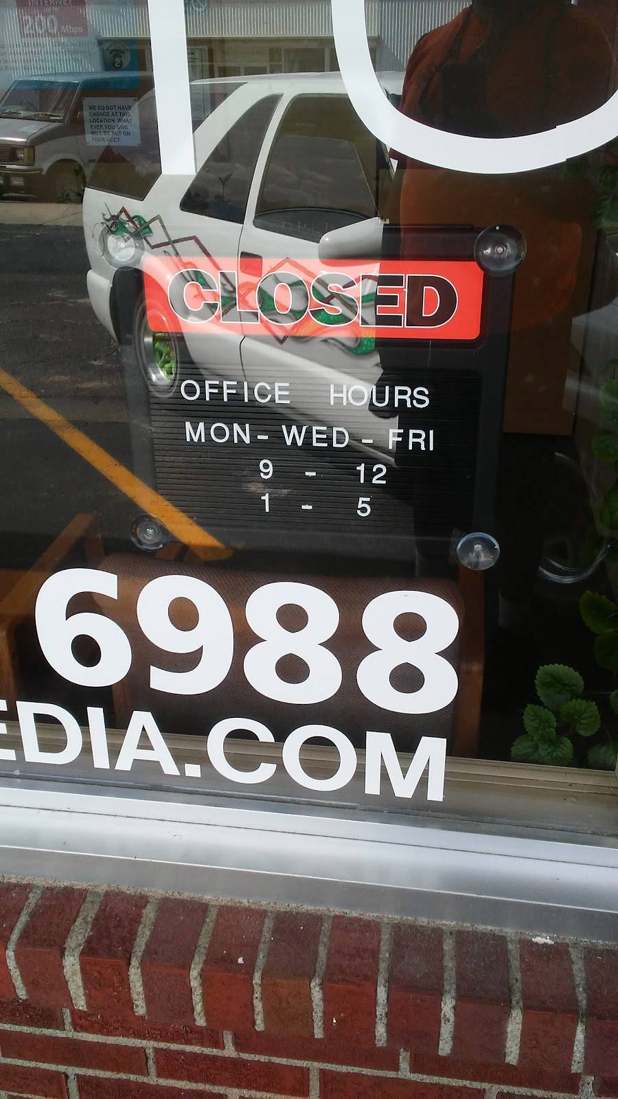 Joans Drive-In | restaurant | 164 Court St, Marshall, MO 65340, USA | 6608867771 OR +1 660-886-7771