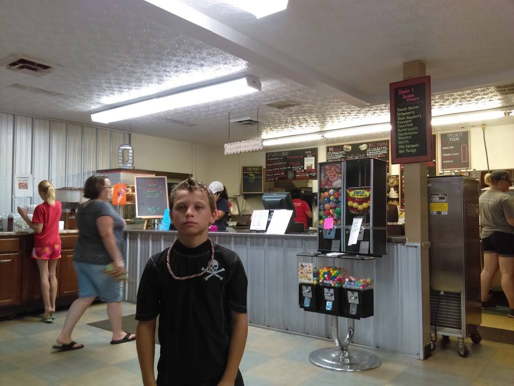 Suz-Eqs | restaurant | 401 W Main St, Cardington, OH 43315, USA | 4198648378 OR +1 419-864-8378