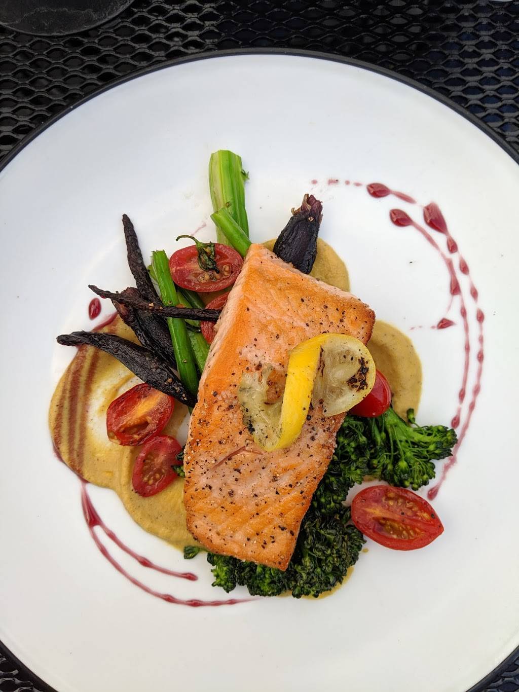 Theos - Fayetteville | restaurant | 318 Campbell Ave, Fayetteville, AR 72701, USA | 4795270086 OR +1 479-527-0086