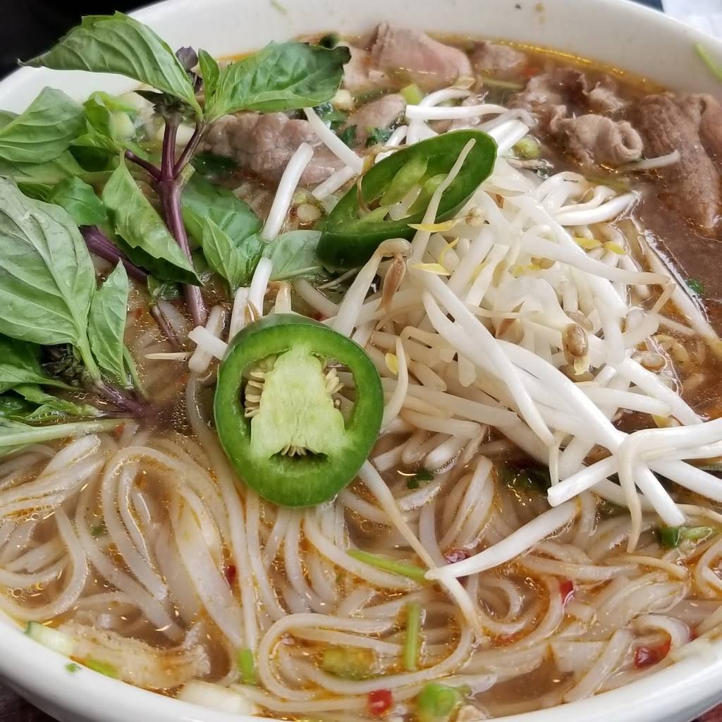 Pho Cali | restaurant | 4756 S 27th St, Milwaukee, WI 53221, USA | 4142829950 OR +1 414-282-9950