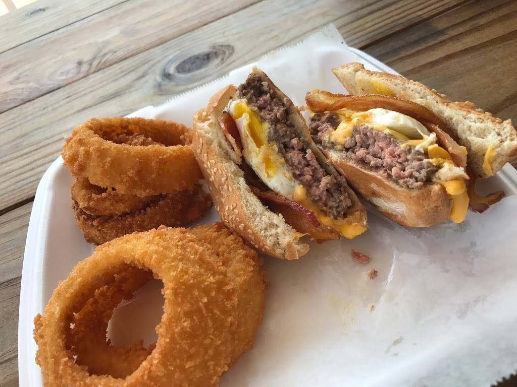 Burger on the Mile | restaurant | 28 Woodcleft Ave, Freeport, NY 11520, USA | 5167712874 OR +1 516-771-2874