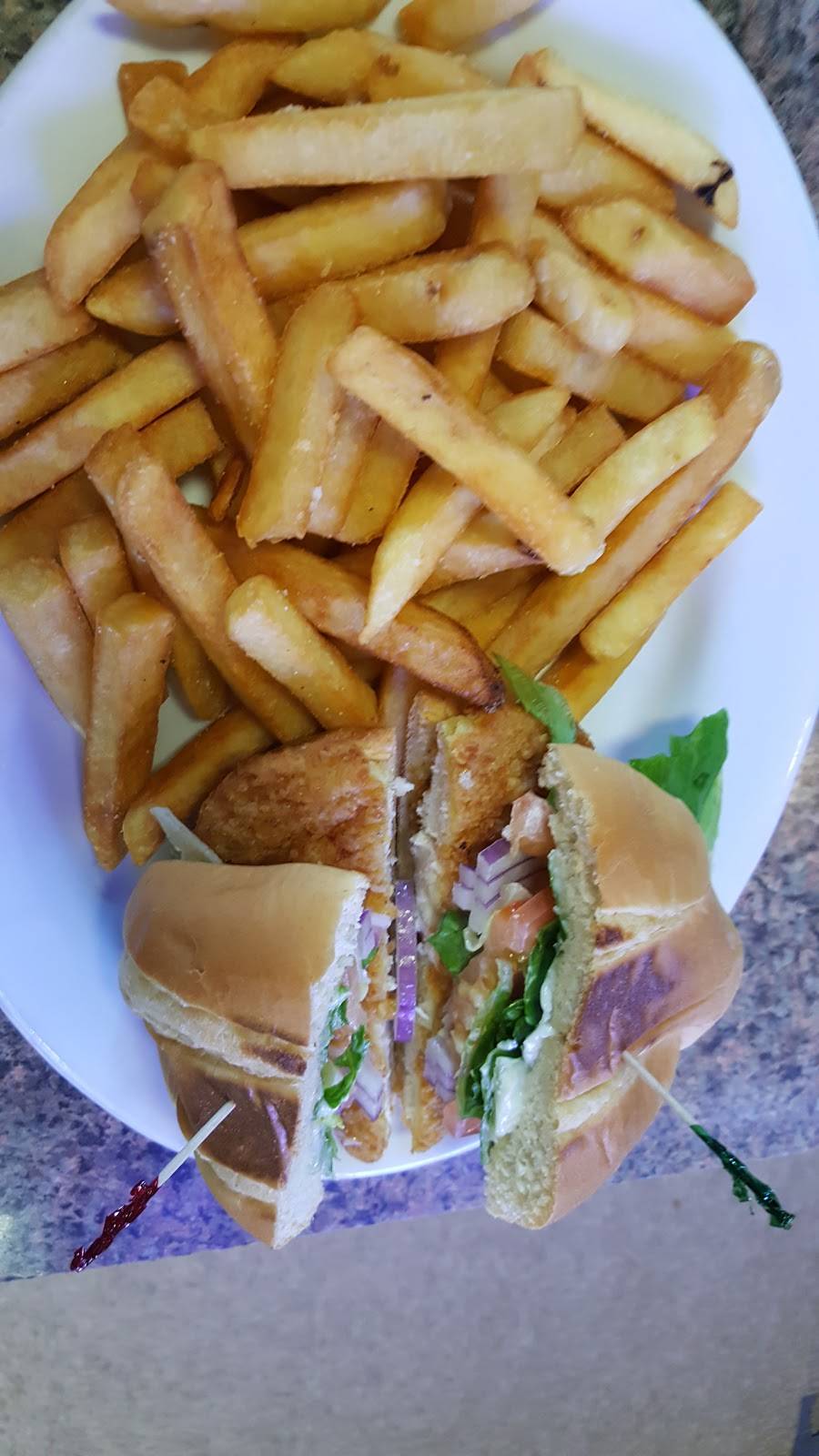 R Js Burger Joint | restaurant | 430 E 25th St #23, Tacoma, WA 98421, USA | 2535722575 OR +1 253-572-2575