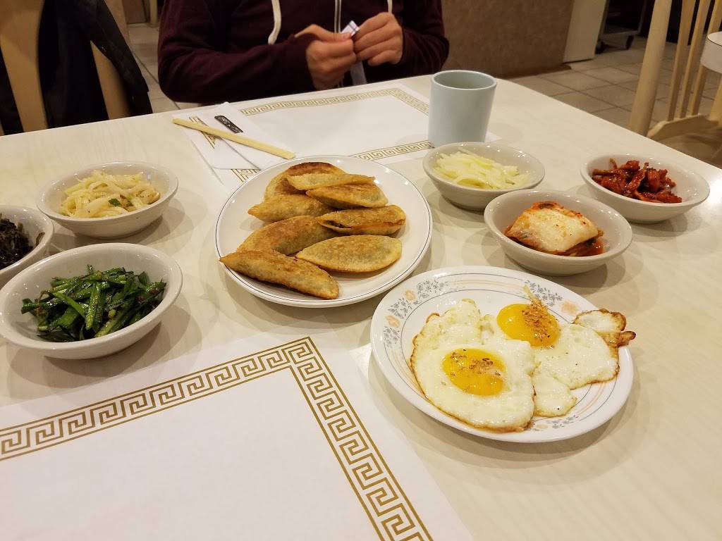 MeeNaRi Restaurant | restaurant | 3311 W Bryn Mawr Ave, Chicago, IL 60659, USA | 7732673590 OR +1 773-267-3590