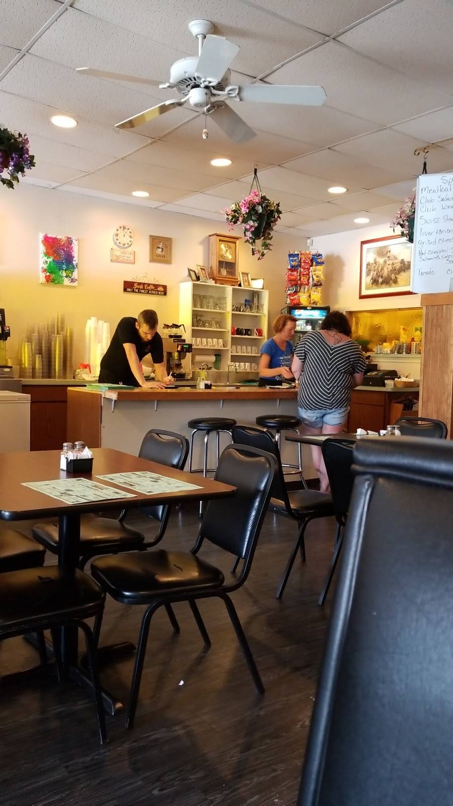 Bob & Jamies Grill | restaurant | 57 Sanilac Rd, Sandusky, MI 48471, USA | 8106484299 OR +1 810-648-4299