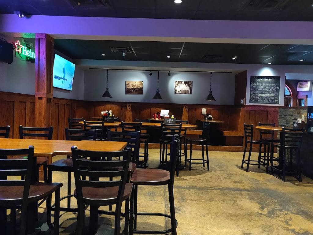 Valley Inn | restaurant | 24575 Valley Dr, Pleasant Valley, IA 52767, USA | 5633322300 OR +1 563-332-2300