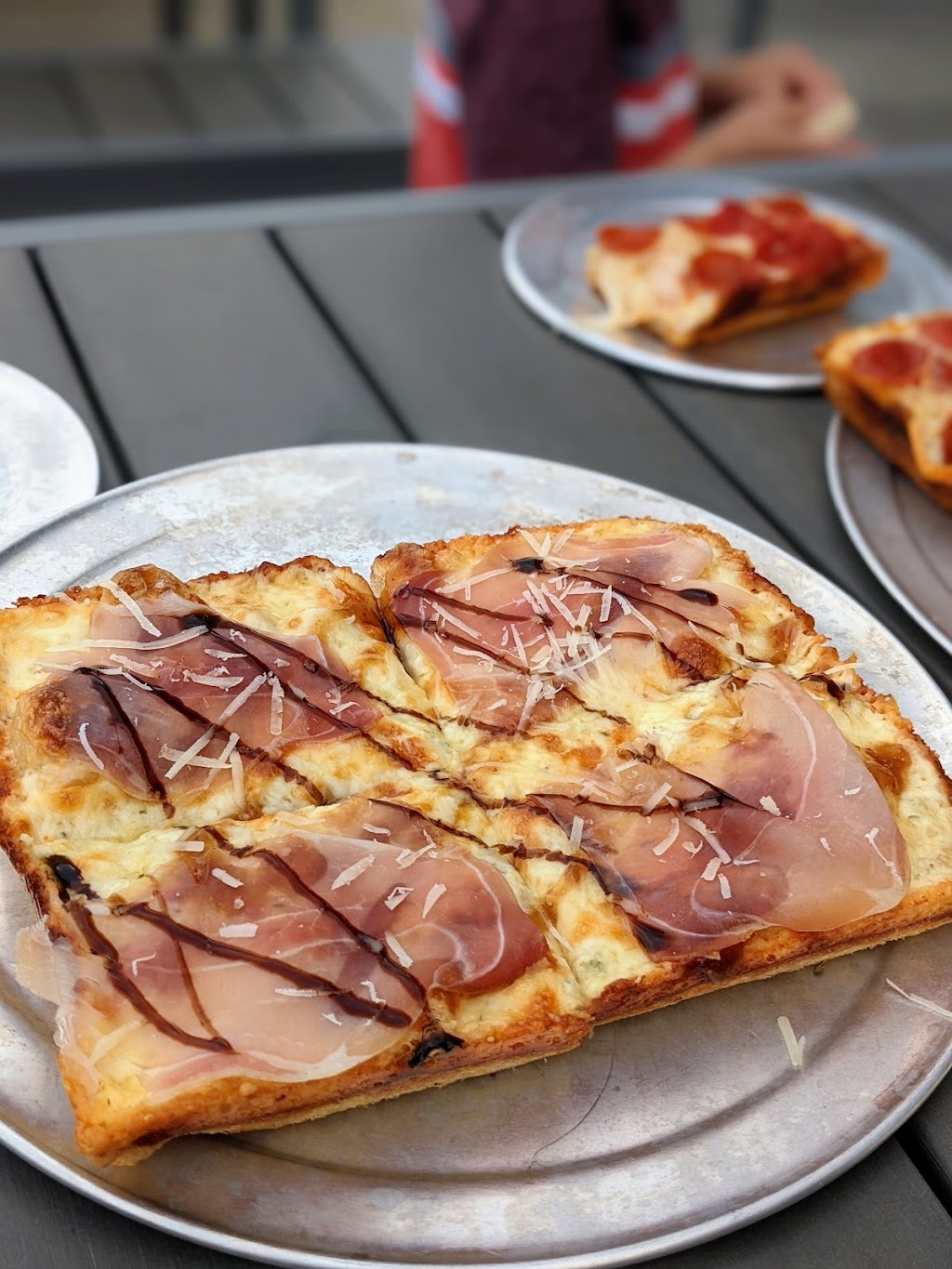 Via 313 Pizza | restaurant | 1335 E Whitestone Blvd Ste 200, Cedar Park, TX 78613, USA | 5128173133 OR +1 512-817-3133