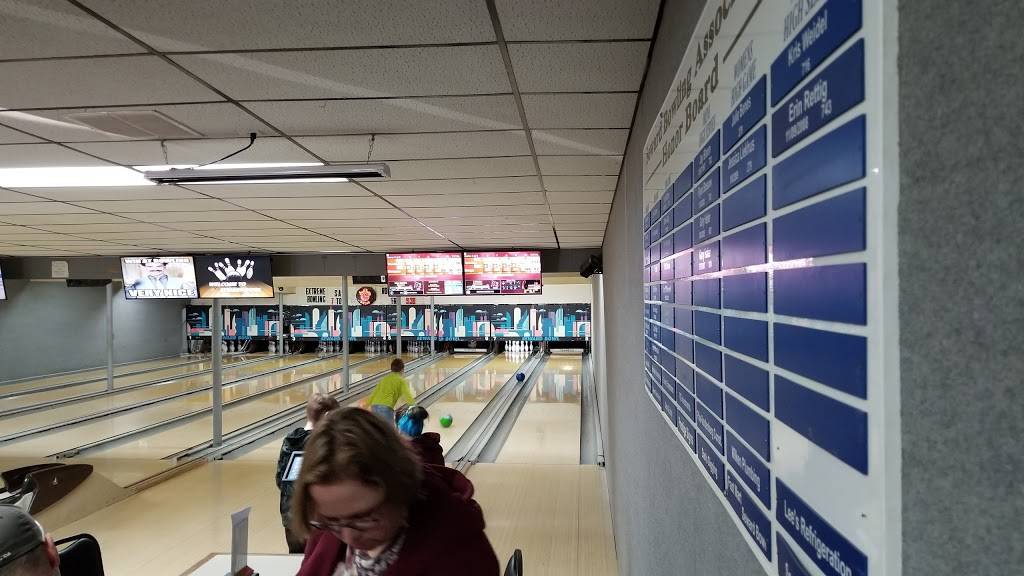 Spare Time Lounge | restaurant | 123 S 4th St, Seward, NE 68434, USA | 4026433898 OR +1 402-643-3898