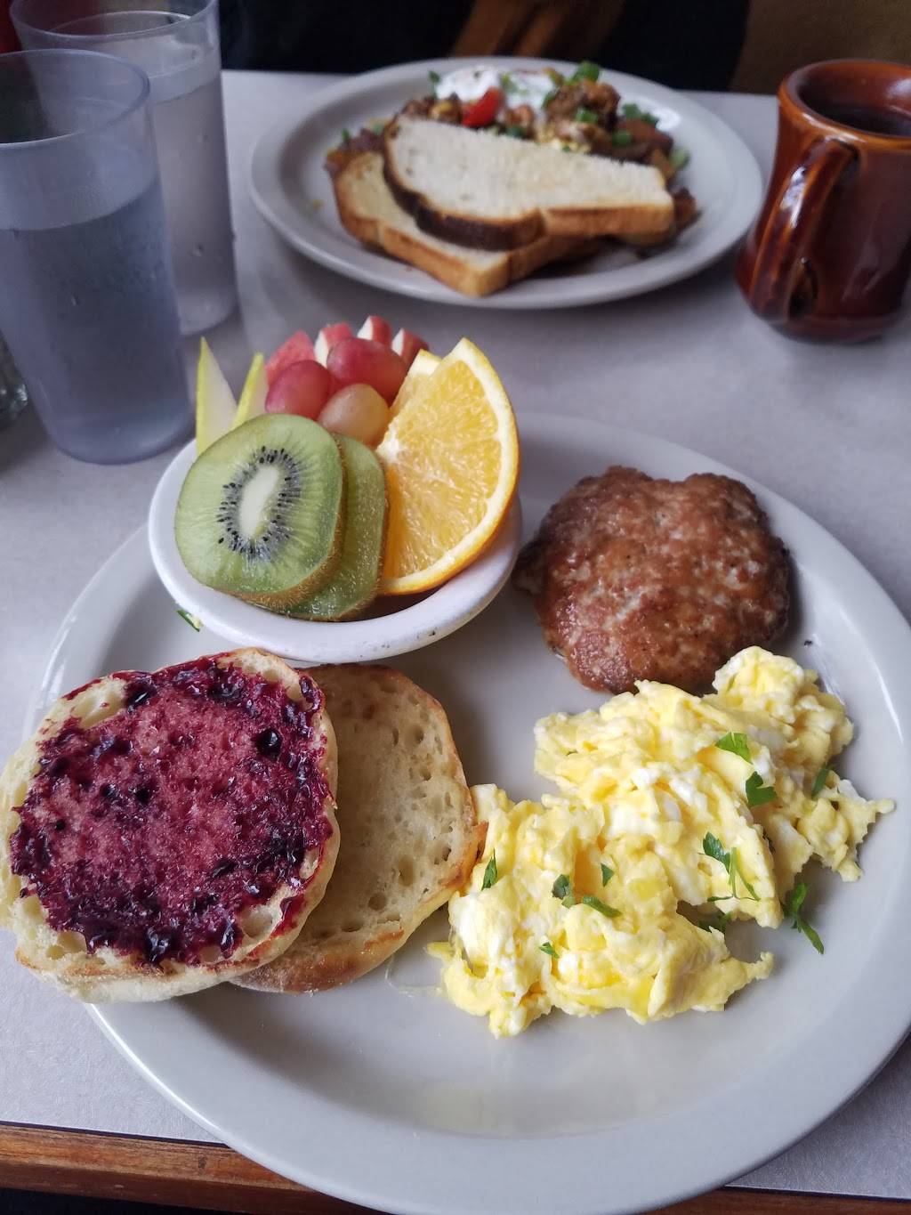 New Moon Cooperative Cafe | cafe | 113 4th Ave W, Olympia, WA 98501, USA | 3603573452 OR +1 360-357-3452