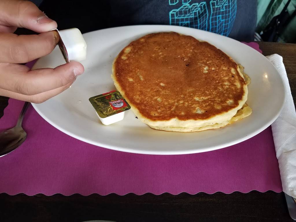 Jennas Fourth St. Cafe | restaurant | 112 E 4th St, Dunkirk, NY 14048, USA | 7163665360 OR +1 716-366-5360