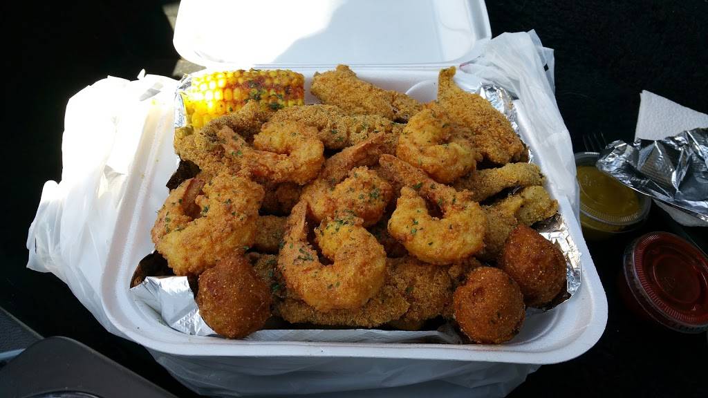 The Seafood Station | restaurant | 5107 Silver Star Rd, Pine Hills, FL 32808, USA | 3212173504 OR +1 321-217-3504