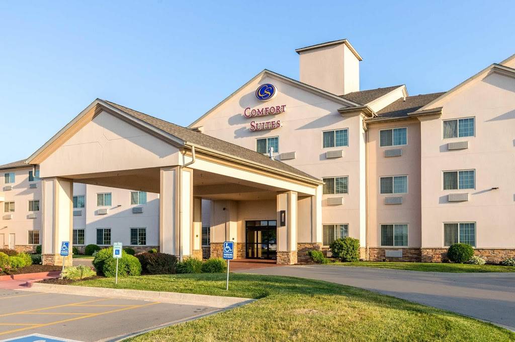 Comfort Suites | restaurant | 1780 Stonegate Center Dr, Burlington, IA 52601, USA | 3197531300 OR +1 319-753-1300